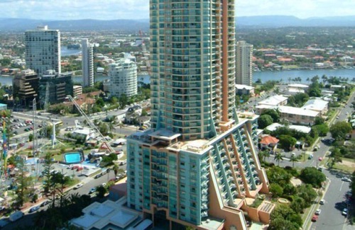 Surfers Paradise Apartment | Crown Towers Resort - Large 2 bedroom unit - sleeps 5 - free WiFi
