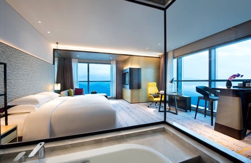 Jintai District Hotel | Crowne Plaza Baoji City Center by IHG