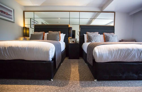 Seer Green Hotel | Crowne Plaza Gerrards Cross by IHG