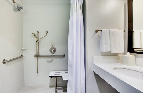 Poinciana Park Hotel | Crowne Plaza Hotel Fort Lauderdale Airport/Cruiseport by IHG