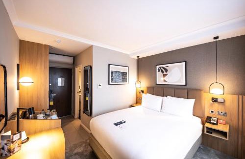 Crawley Hotel | Crowne Plaza London - Gatwick Airport by IHG