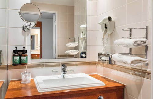 6th Arrondissement Hotel | Crowne Plaza Lyon - Cité Internationale by IHG