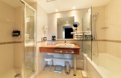 6th Arrondissement Hotel | Crowne Plaza Lyon - Cité Internationale by IHG