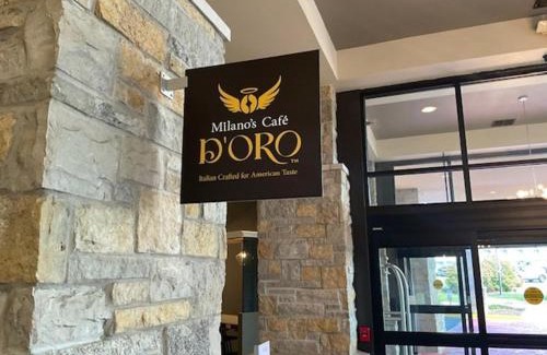 Oak Creek Hotel | Crowne Plaza Milwaukee South by IHG