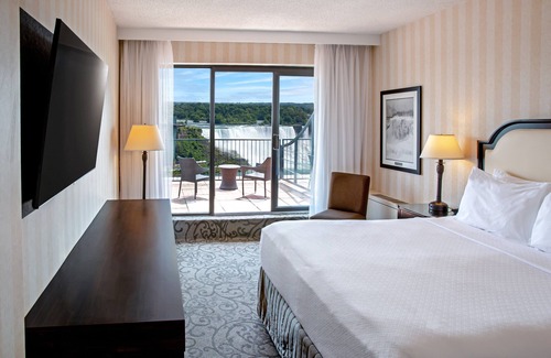 Niagara Falls Hotel | Crowne Plaza Niagara Falls Fallsview by IHG
