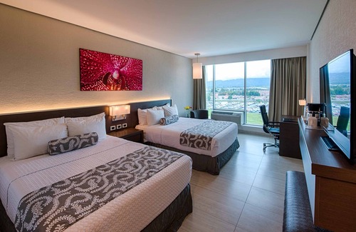 Tocumen Hotel | Crowne Plaza Panama Airport by IHG