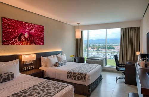 Tocumen Hotel | Crowne Plaza Panama Airport by IHG
