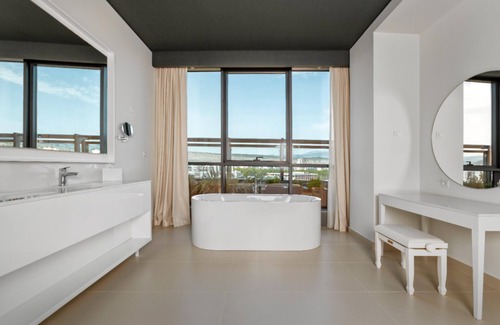 Podgorica Hotel | Crowne Plaza Podgorica by IHG