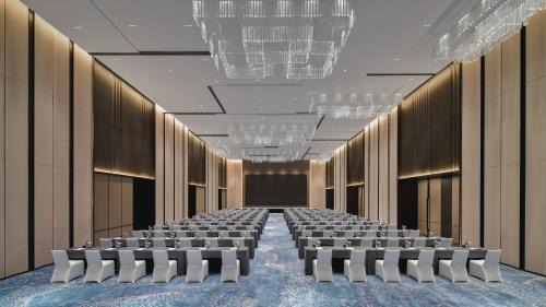 Shangluo Hotel | Crowne Plaza Shangluo, an IHG Hotel