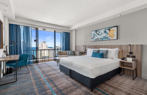 Surfers Paradise Hotel | Crowne Plaza Surfers Paradise by IHG