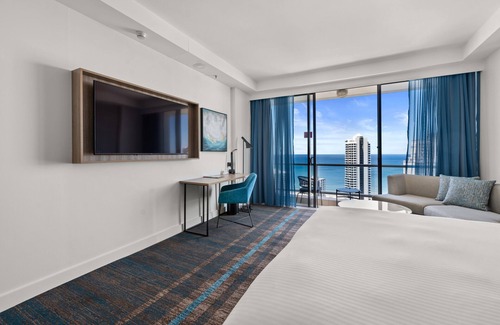 Surfers Paradise Hotel | Crowne Plaza Surfers Paradise by IHG