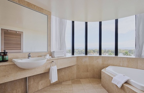 Surfers Paradise Hotel | Crowne Plaza Surfers Paradise by IHG