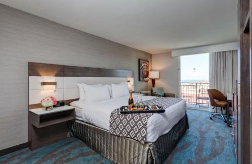 Ventura Hotel | Crowne Plaza Ventura Beach by IHG