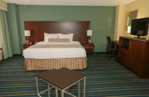 Northwest Hotel | Crowne Plaza Virginia Beach Town Center by IHG