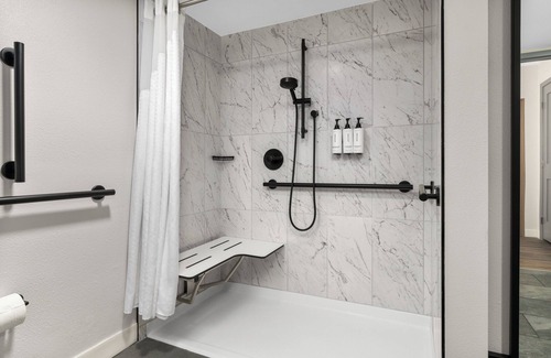 Northwest Hotel | Crowne Plaza Virginia Beach Town Center by IHG