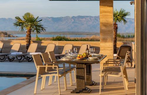 Privlaka Villa | CROWONDER Villa Travera 2 with Heated Swimming Pool - CROWONDER LUXURY RENT