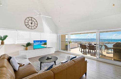 Nelson Bay Apartment | Crows Nest 6 Teramby Road D Albora Marina