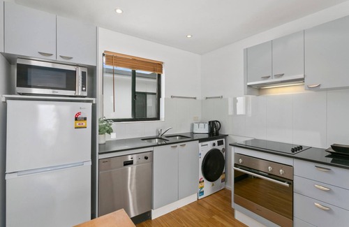 Crows Nest Apartment | Crows Nest- SANT4 - Pacific Hwy - Sunny 1BR with Huge Private Deck in Central Crows Nest Location