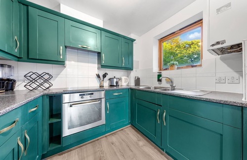 Bensham Manor Apartment | Croydon FBS Hub