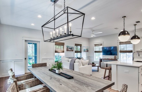 Seacrest Cottage | Cruis n & Sail n-Luxury Modern Cottage, extra sleeping space and Screened Porch in Magnolia Cottages