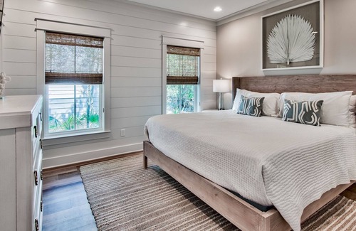 Seacrest Cottage | Cruis n & Sail n-Luxury Modern Cottage, extra sleeping space and Screened Porch in Magnolia Cottages
