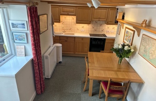 Mylor Bridge Cottage | Crumpet Cottage, explore the scenic country