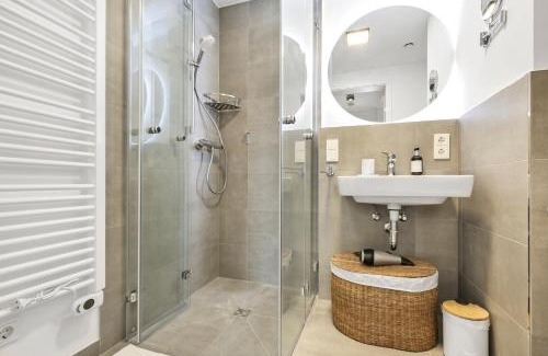 Regensburg Apartment | cruwzo I Regensburg Towers - Design Apartments