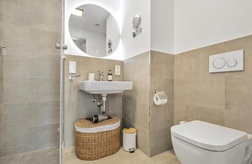 Regensburg Apartment | cruwzo I Regensburg Towers - Design Apartments