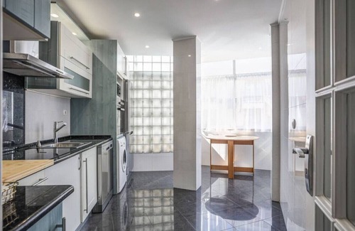 Linda-a-Velha Apartment | Cruz Quebrada · Charming TM Flat by the River