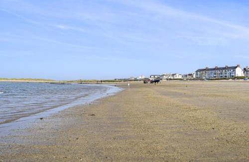 Rhosneigr House | Cryd Y Nant