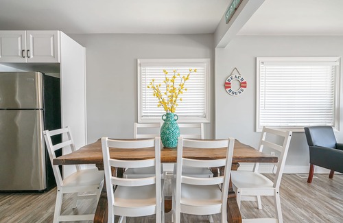 Crystal Beach House | Crystal Bay Getaway with full Lake Erie views!