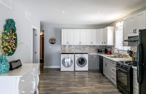 Crystal Beach House | Crystal Bay Getaway with full Lake Erie views!