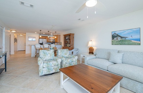 Crystal Beach Condo | Crystal Beach- Perfect Views from balcony and master- Seasonal Free Bch Svc