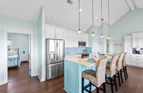 Crystal Beach House | Crystal Beach Front Spacious Villa with Firepit
