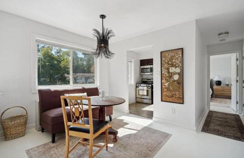 Aurora Highlands House | Crystal City Charm Free Parking
