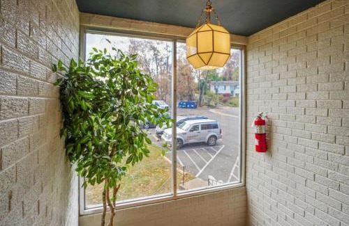 Aurora Highlands House | Crystal City Charm Free Parking 102
