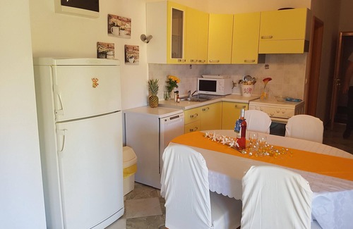 Petrcane Condo | Crystal clear sea, beautiful natural beaches, close sea, WI-FI, air conditioning