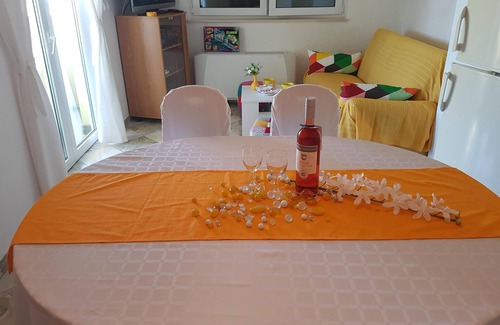 Petrcane Condo | Crystal clear sea, beautiful natural beaches, close sea, WI-FI, air conditioning