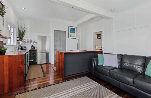 Edge Hill House | Crystal Cottage Cairns