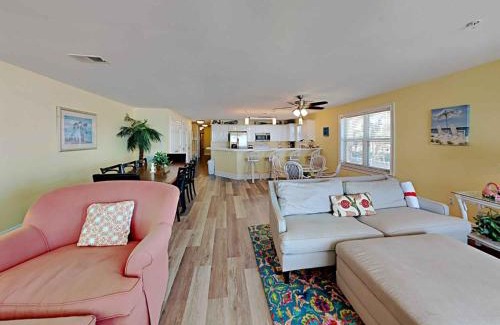 Crystal Beach Apartment | Crystal Dunes #201