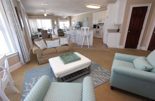 Crystal Beach Condo | Crystal Dunes 501 Remodeled 4 bd beach front condo