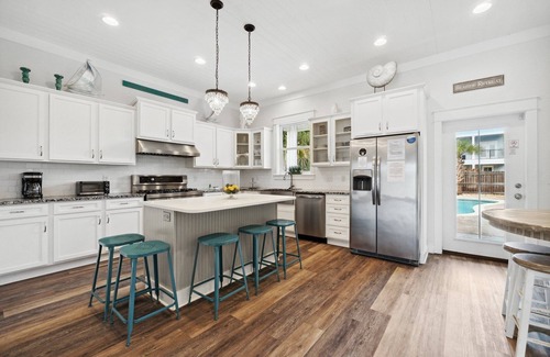 Crystal Beach House | Crystal Gem with Pool and Beach Chair Setup