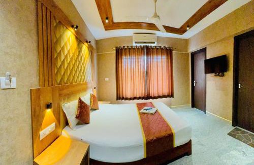 Kakkanad Hotel | Crystal inn BY D2V