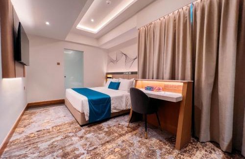 Pegawai Hotel | Crystal Inn