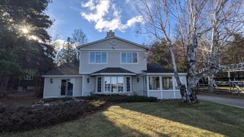 Frankfort House | Crystal Lake Paradise - Gorgeous Lakefront Luxury!