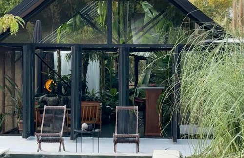Aninoasa House | Crystal Loft Garden