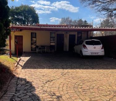 Greater Johannesburg Metropolitan Area Bed & Breakfast | Crystal Mini Pozz Palace