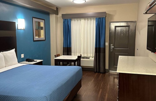 Maywood Hotel | Crystal Palace Inn