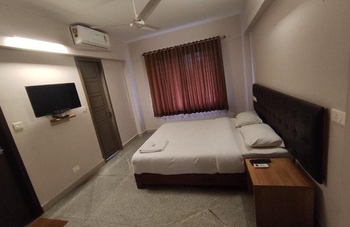 Kakkanad Hotel | Crystal Residency