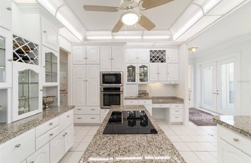 Crystal River House | Crystal River Manatee Palace A Waterfront Retreat HEATED POOL!